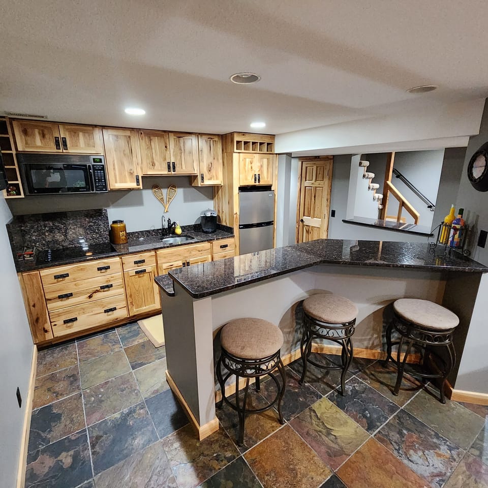 Basement Kitchenette and Bar