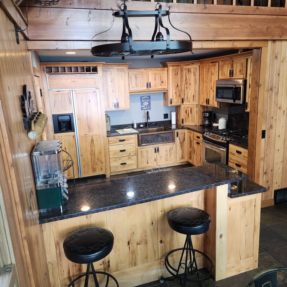 Kitchen with ample cooking 