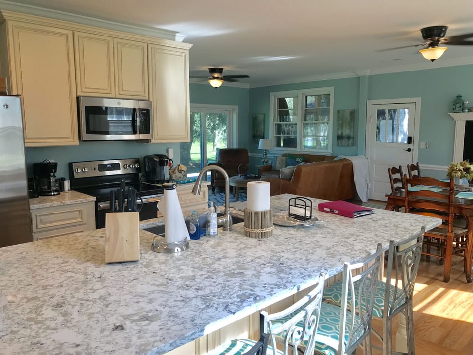 Kitchen/living area 