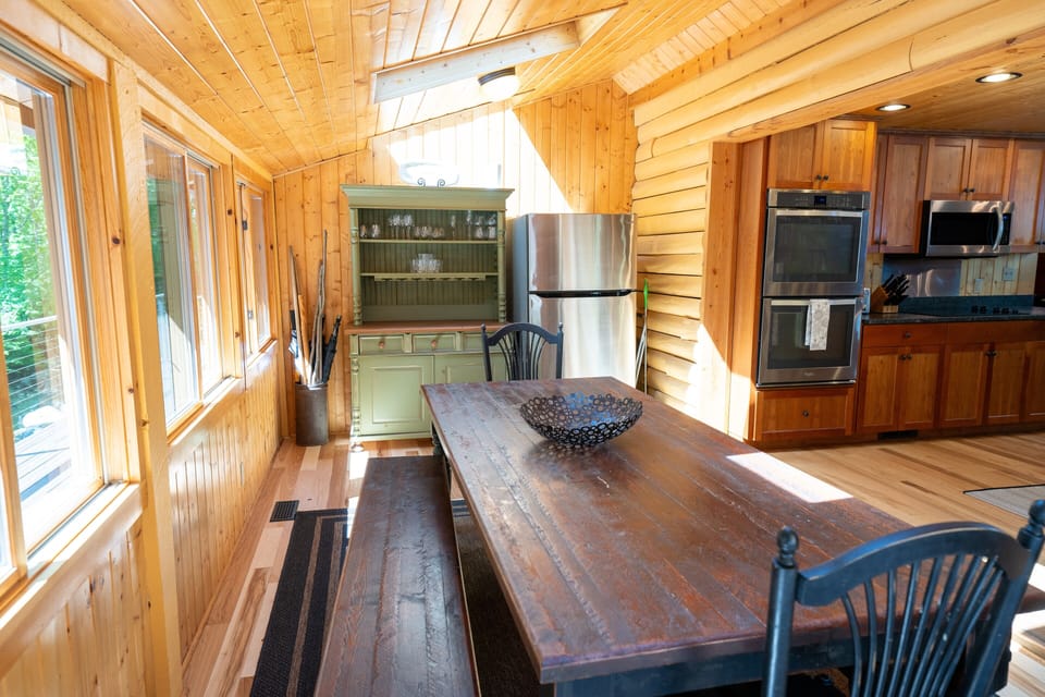 Dining area and coffee bar.