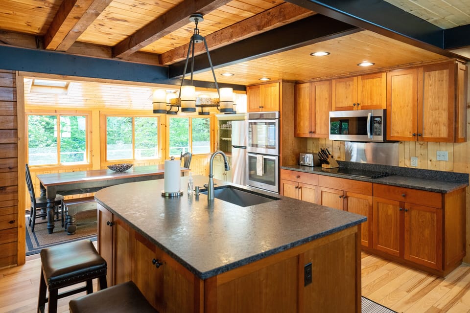 Guests rave about the fully-stocked kitchen!