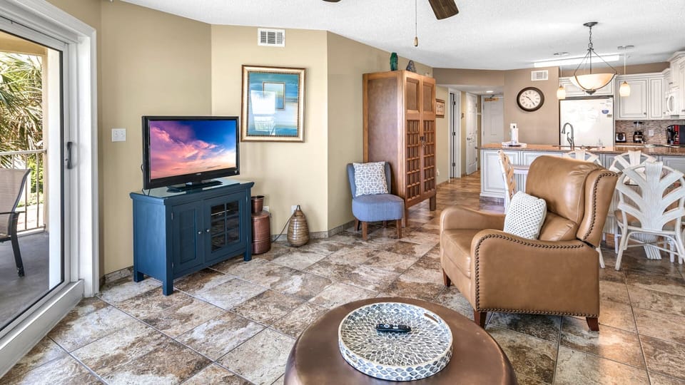 Plush leather seating and a smart TV for easy evenings.