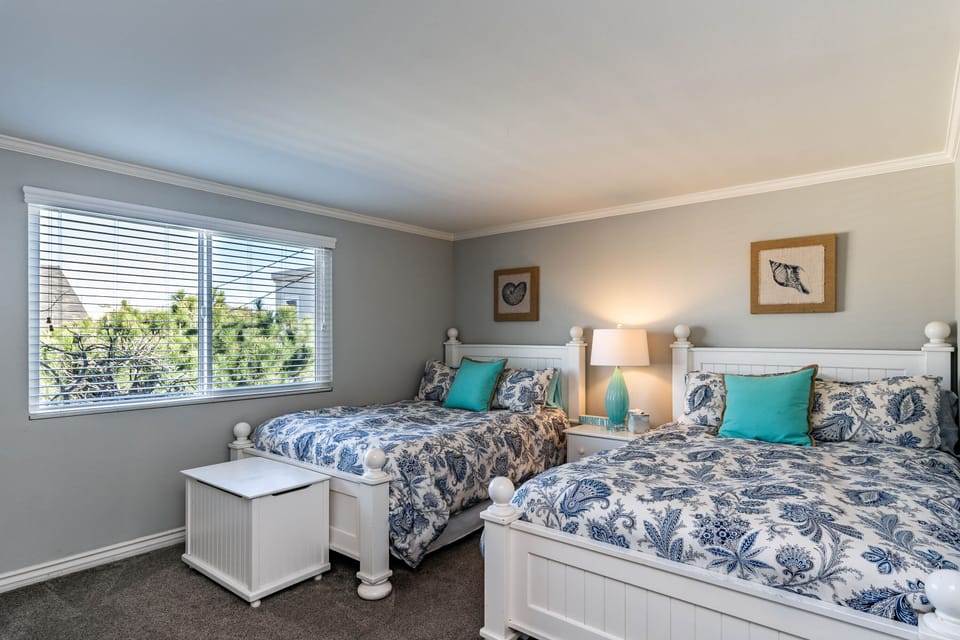 3rd Floor Bedroom with 2 Full Beds