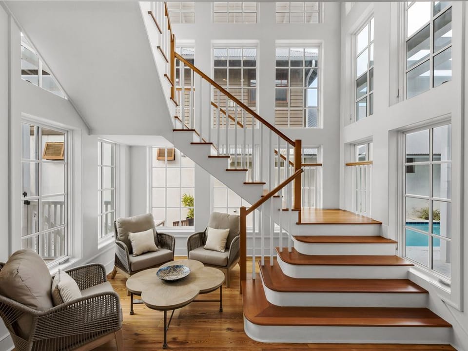 Entry to Home, Floating Stairwell