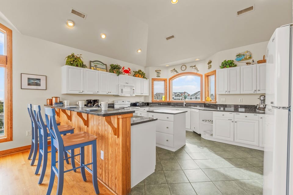 Surf or Sound Realty - 400 - Neptune's Nest - Kitchen -1
