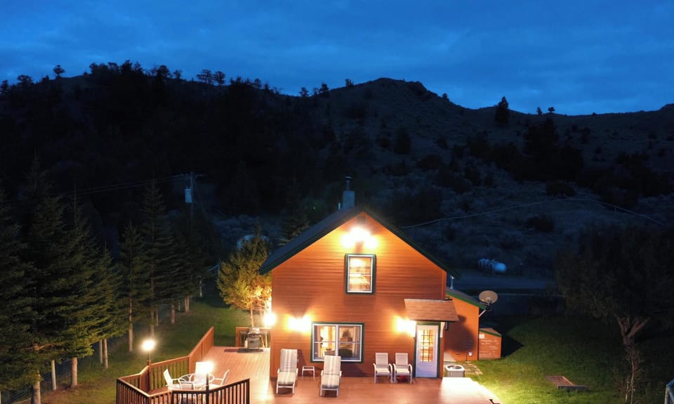 Yellowstone Vacation Home by night