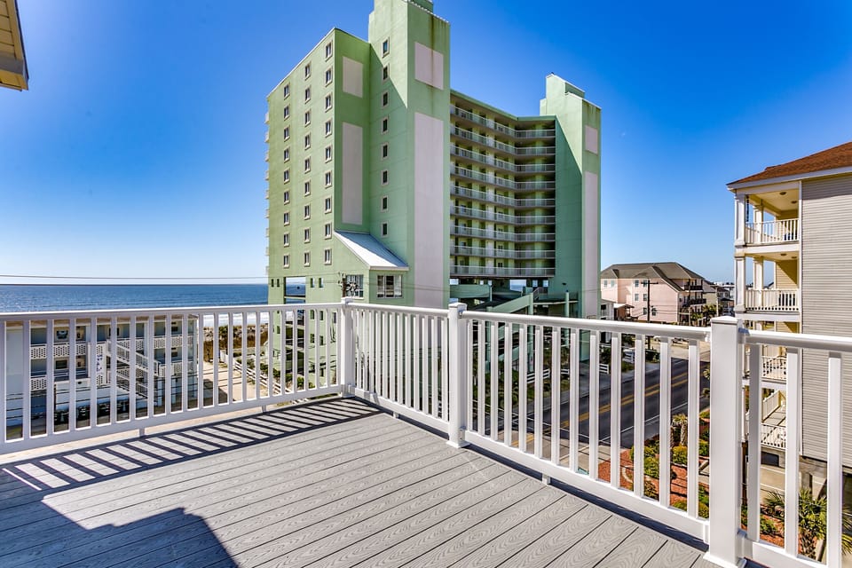 Beautiful Ocean View - Ocean view from 2nd floor balcony