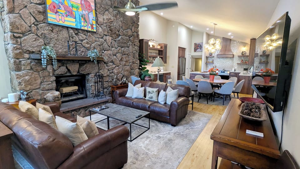 Beaver Creek West Condo #31 living room and kitchen