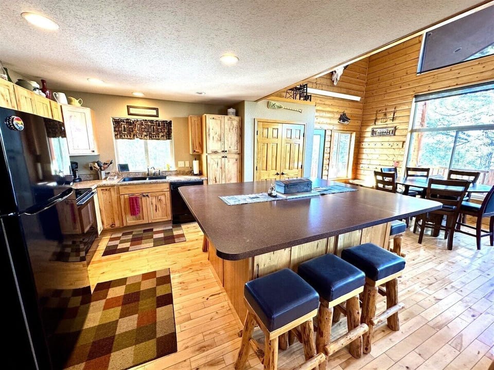 Kitchen/Dining