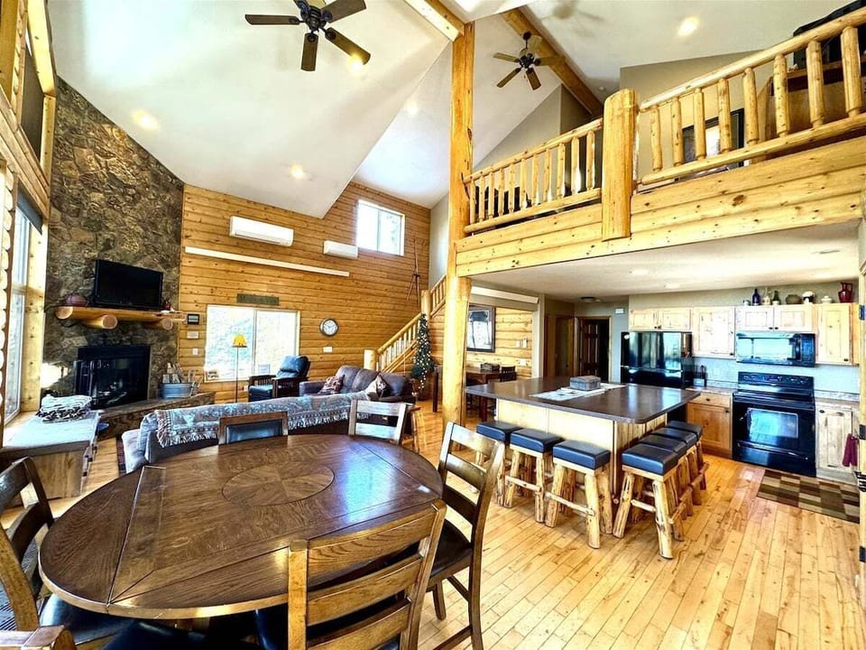 Kitchen/Dining