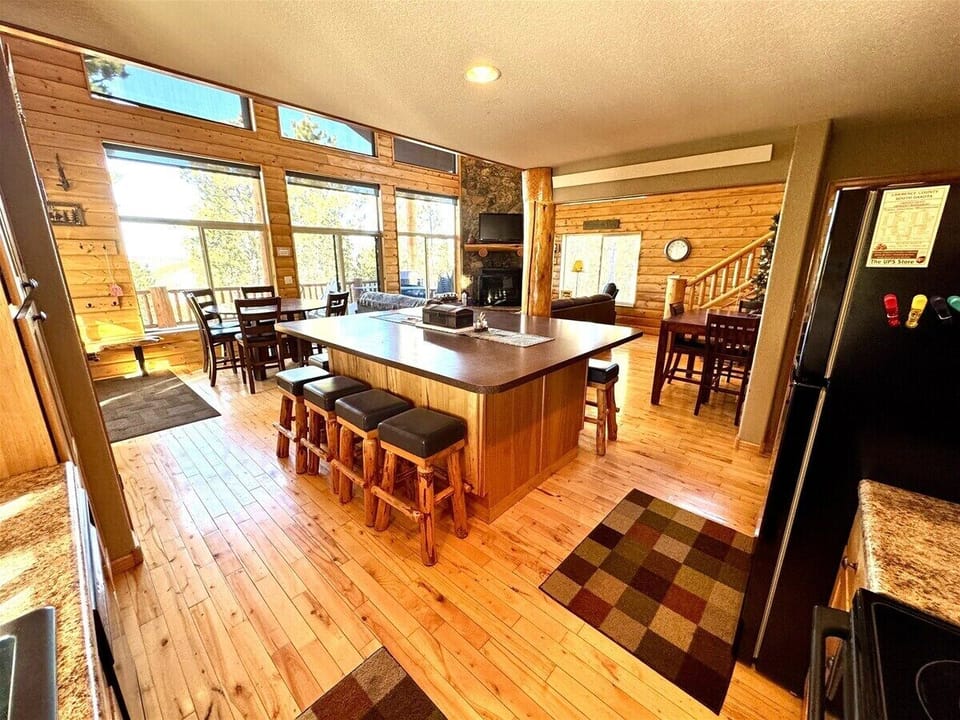 Kitchen/Dining