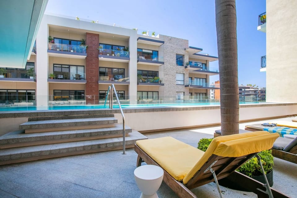 Large lap pool on the 5th floor