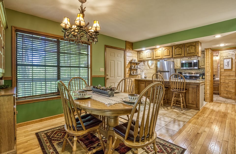 Pigeon Forge Vacation Rental - "Grandpas Getaway" - Dining area and fully furnished kitchen