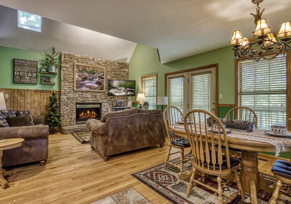 Affordable Pigeon Forge Vacation Rental - "Grandpas Getaway" - Upper level bathroom with walk in spa shower