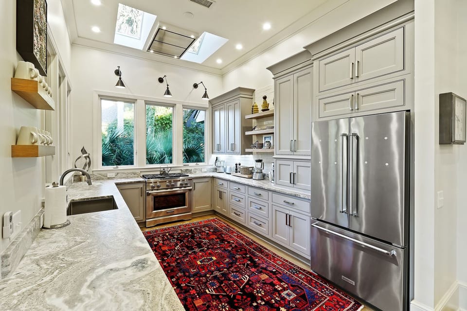Fully Equipped Chef's Kitchen