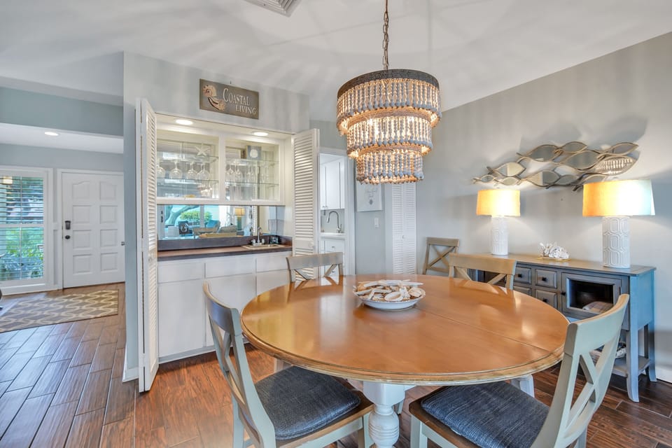Dining table featuring 4 chairs