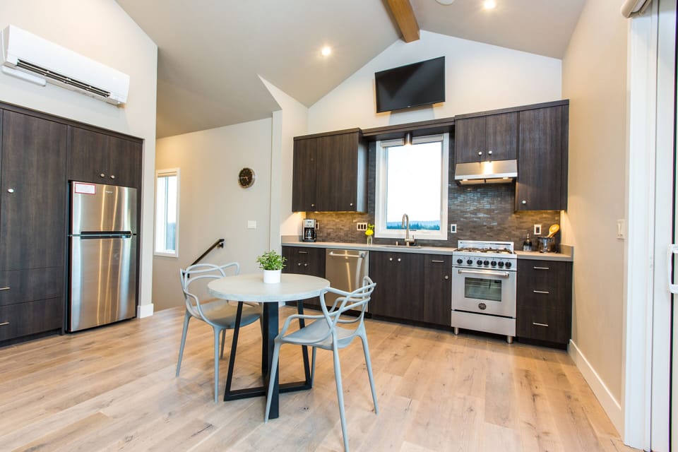 Detached ADU/Loft above the garage