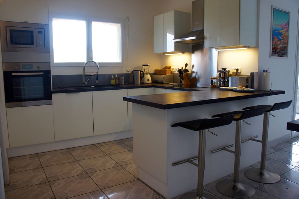 Kitchen (fridge and freezer in small room to the left)
