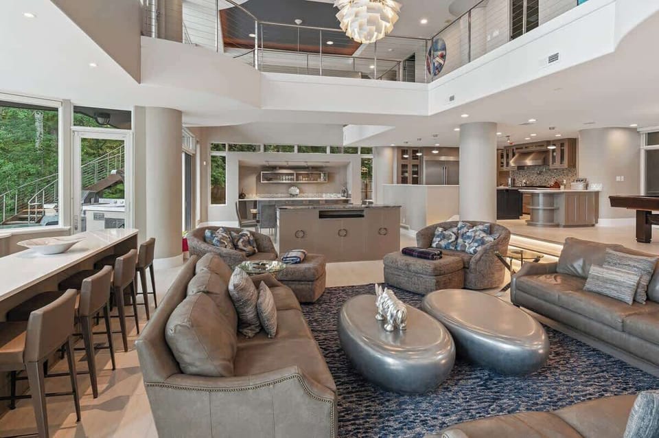 Seating area near the sunken bar area. 