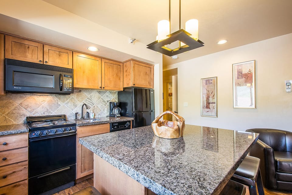Well-equipped Kitchen for Eating In