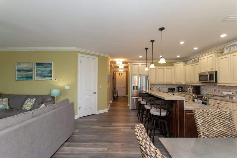 Open Areas from Living Area to Kitchen