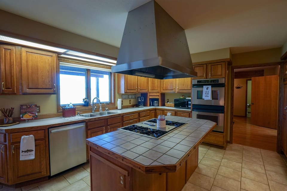 Kitchen, main floor