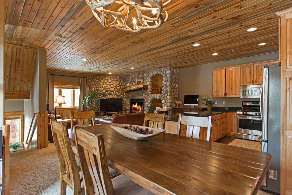 Dining space for 8 and more seating at the bar