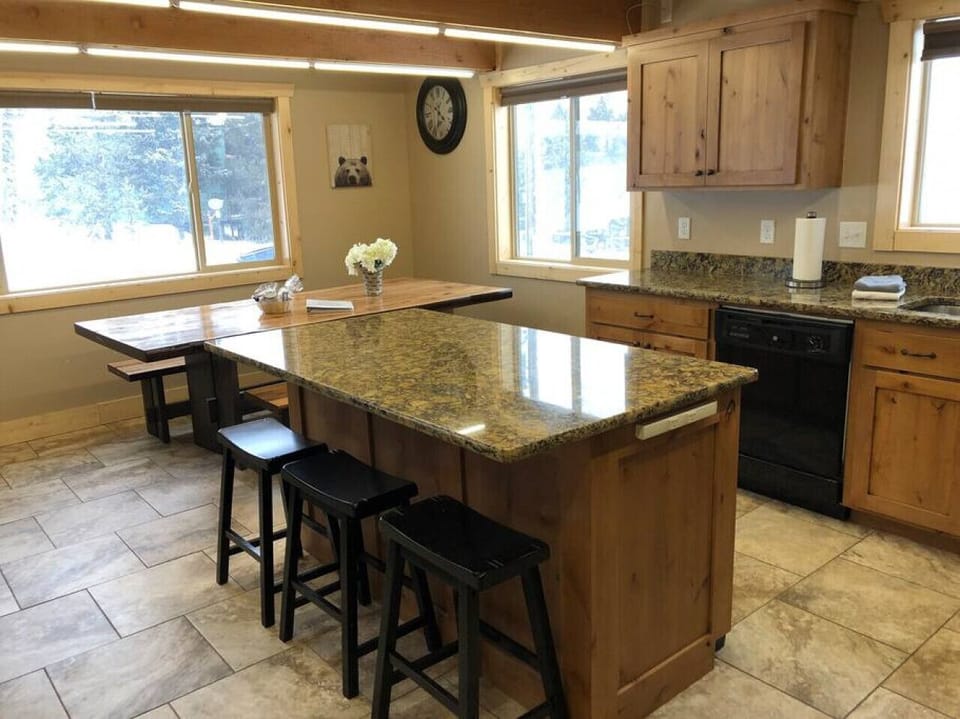 Dinning space for everyone!
