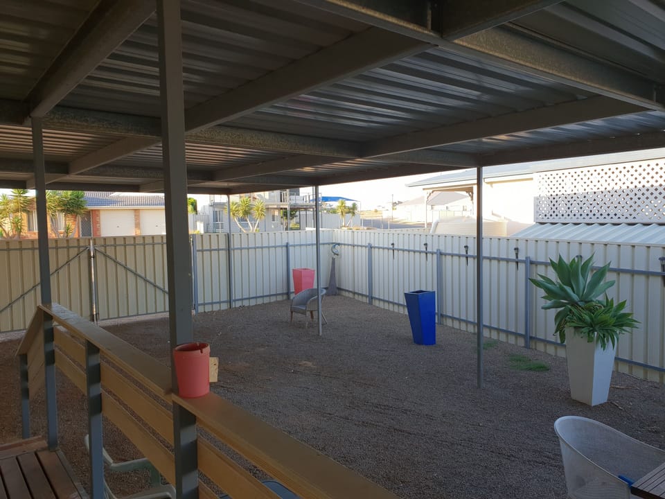 Entertaining area with secure and private fencing. Looking towards Islesworth St