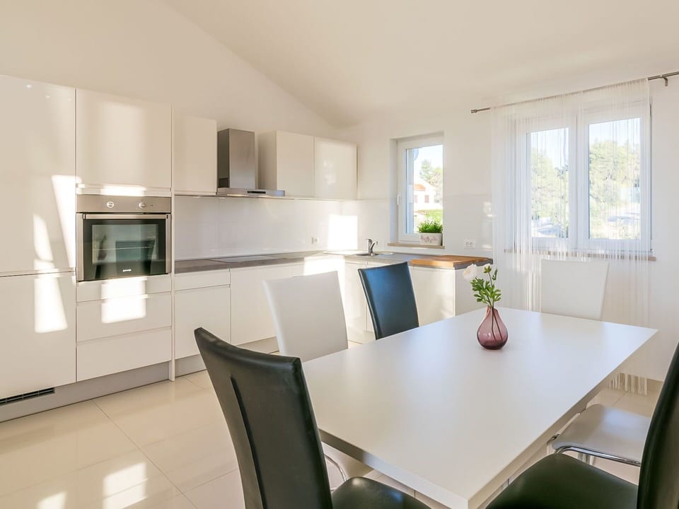 Property, Room, Furniture, Interior Design, Dining Room, Building, Floor, House, Table, Real Estate