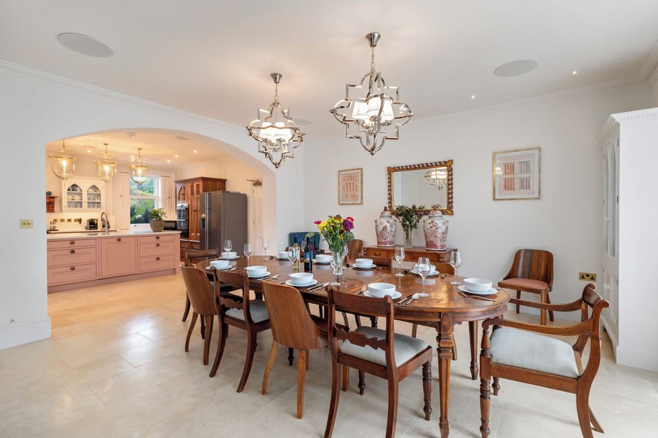 Country Manor, Log Burner, Sea Views