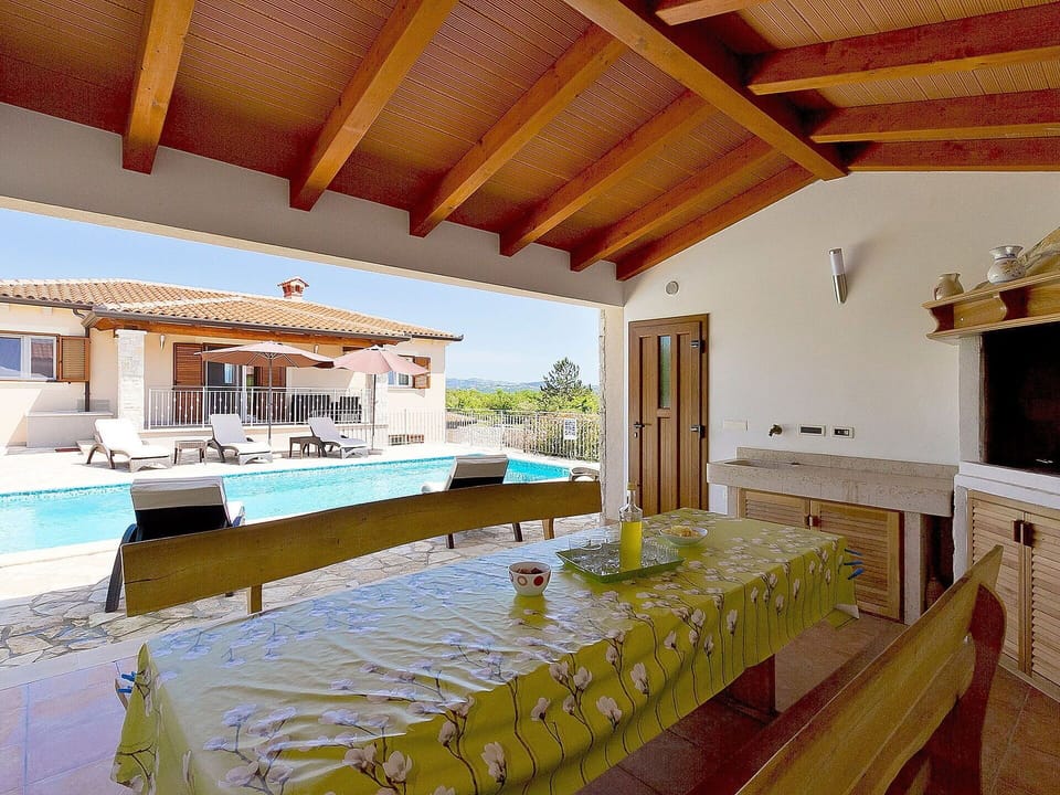Property, Room, Building, House, Resort, Villa, Interior Design, Real Estate, Ceiling, Furniture