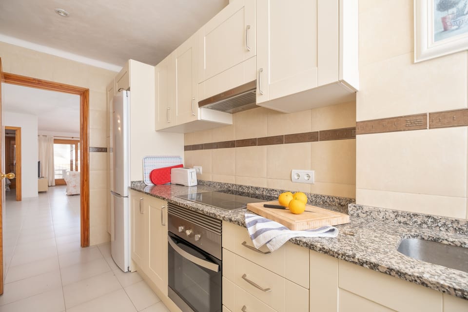 Kitchen - View to Lounge Area