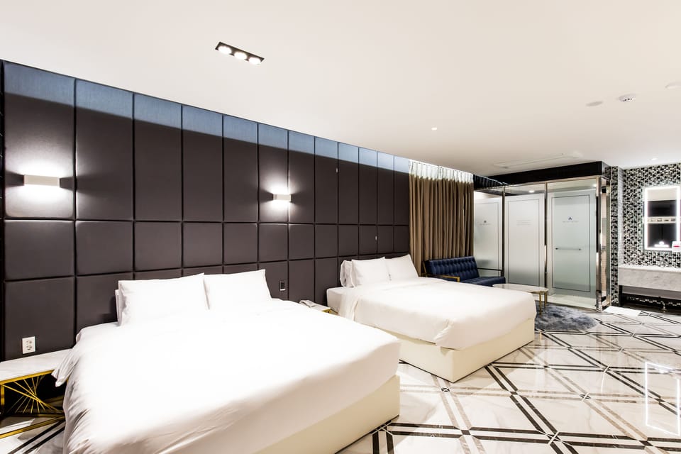 Business Studio Suite - Comp Airport Shuttle upon request | View from room