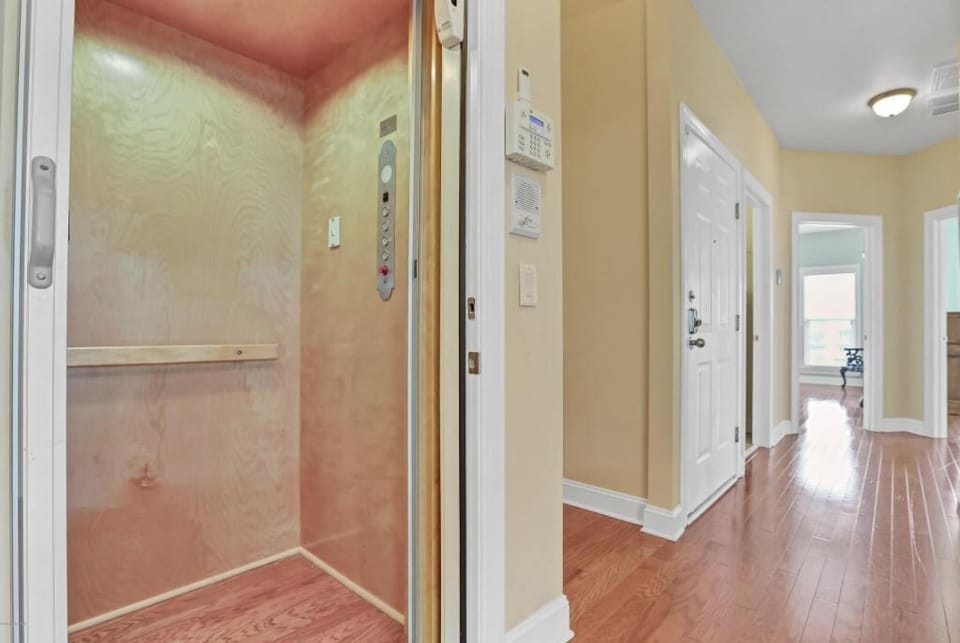 Private elevator (not shared with unit 100 below)