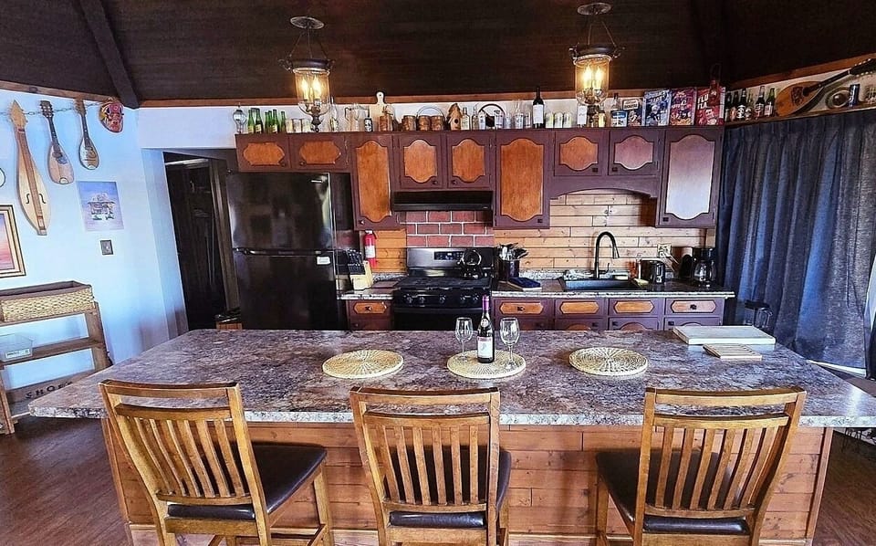 GREAT ROOM - KITCHEN AREA 