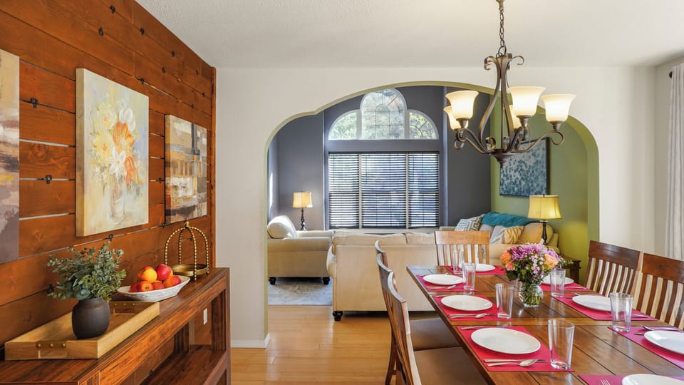 Lovely dining room for 8, plus room for additional table and chairs (Provided).