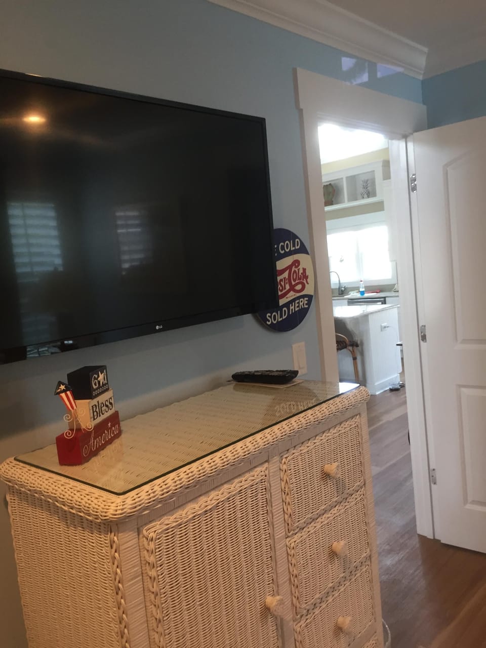 Smart 40' TVs Wall Mounted in All 6 Bedrooms