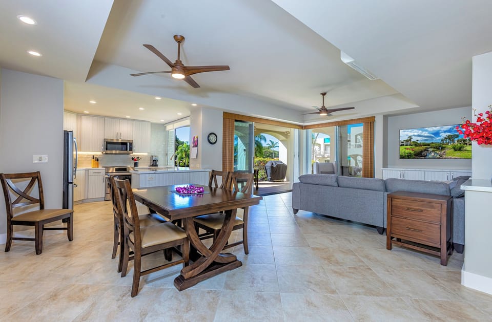 Entering into our two bedroom two bathroom ground-floor Palms at Wailea 503