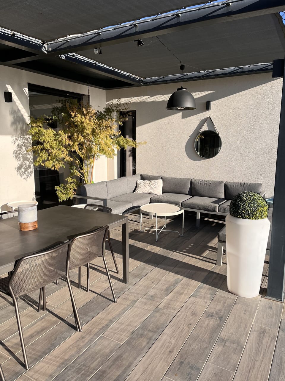 Outdoor dining