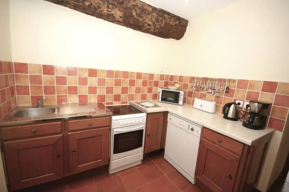 Kitchen (1)