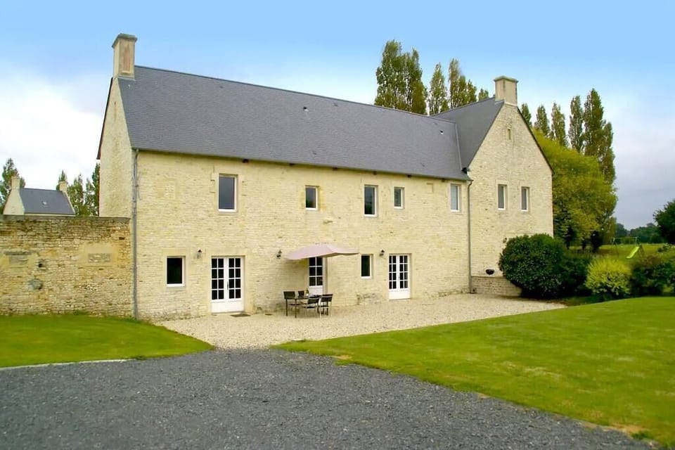 Outside view (2)
