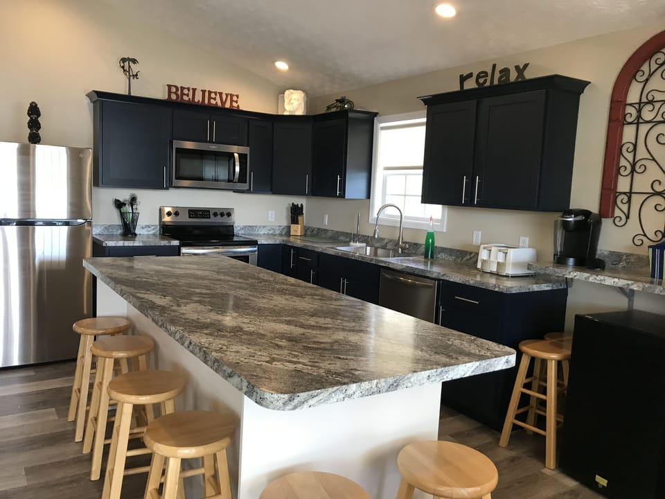 Check out those appliances and a beverage fridge!