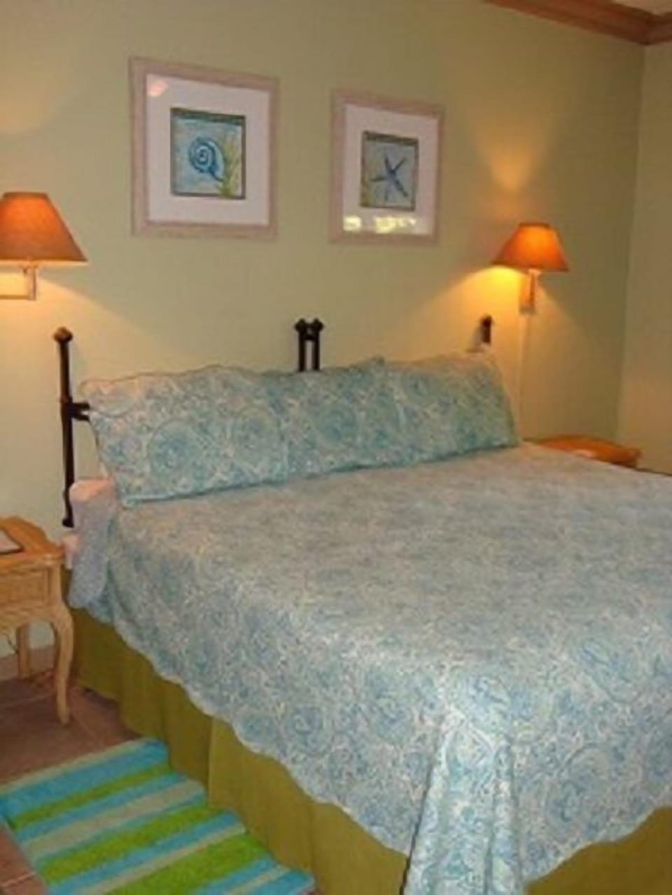 King size bed in guest room