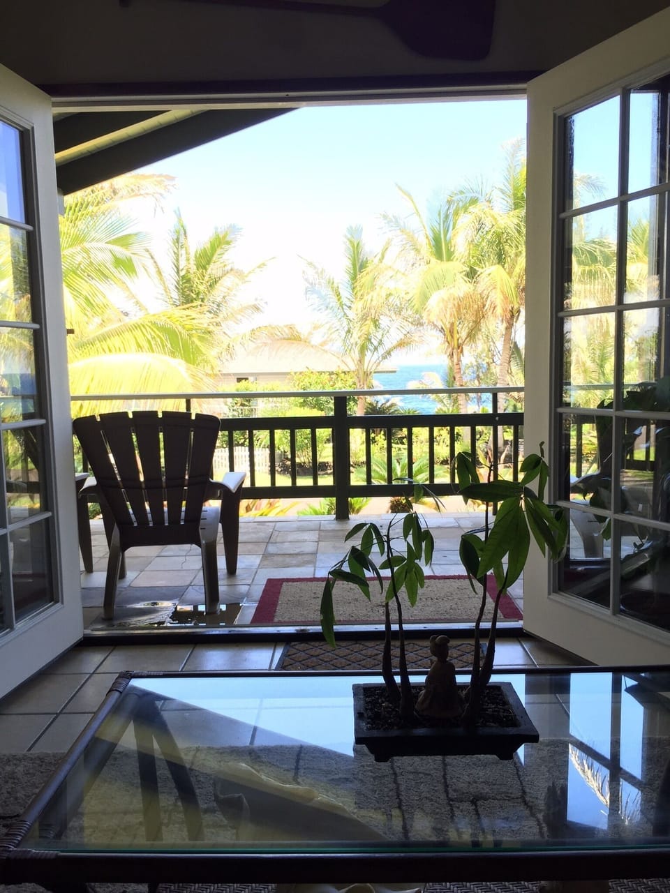 Living Room looking out to front lanai