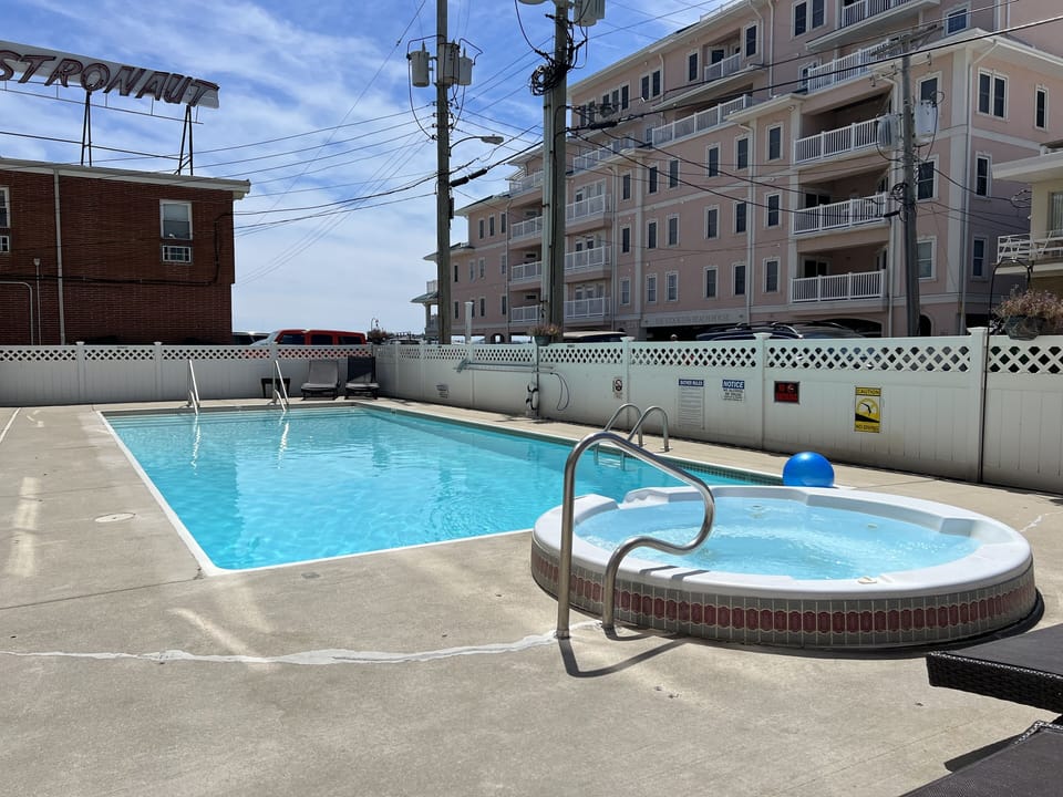 Pool and Jacuzzi