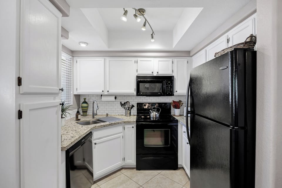 Well equpped kitchen is set up for longer stays.