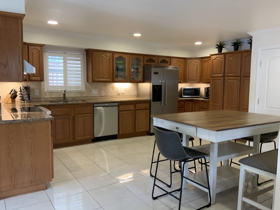 Kitchen and dining room.
