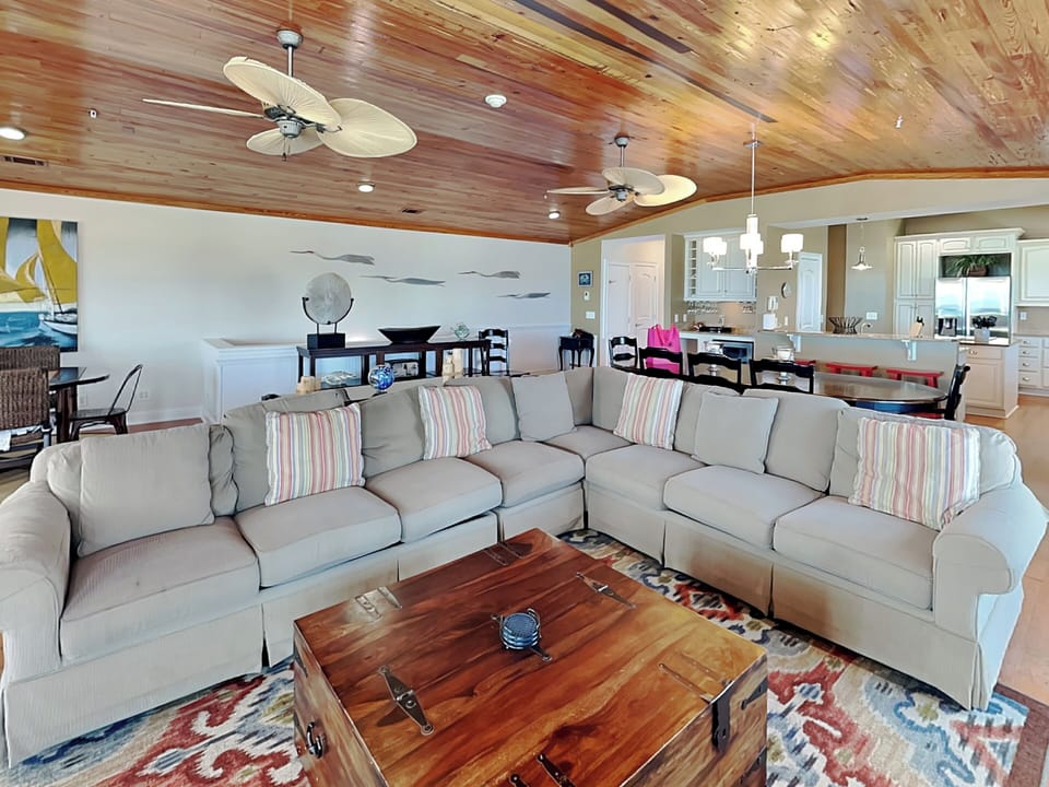 Living Area w. Large Sectional + Smart TV