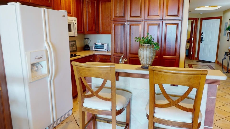 Kitchen - Breakfast Bar